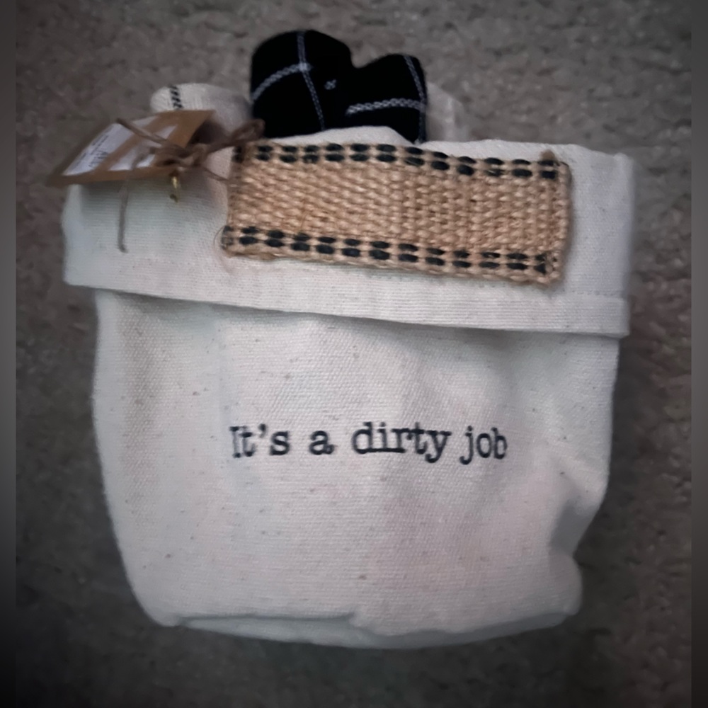 Home MudPie burlap canvas bag with 4 hand towels